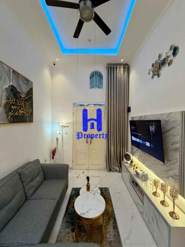 dijual rumah komplek griya manhattan