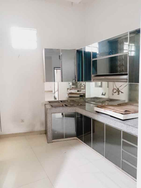 dijual rumah komplek mekarwangi jl