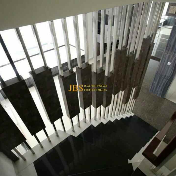 dijual rumah komplek mutiara residence
