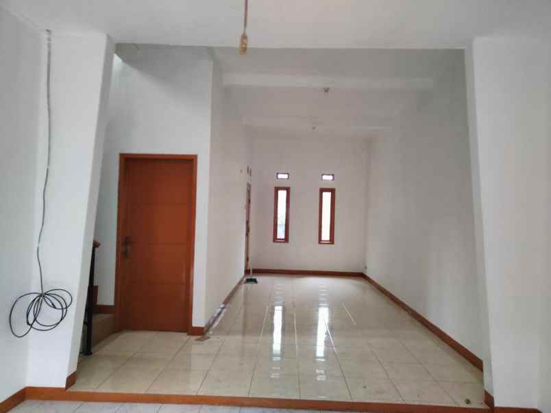 dijual rumah komplek pasadena residence