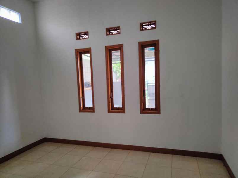 dijual rumah komplek pasadena residence