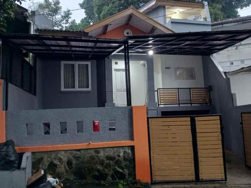 dijual rumah komplek setiabudi regency