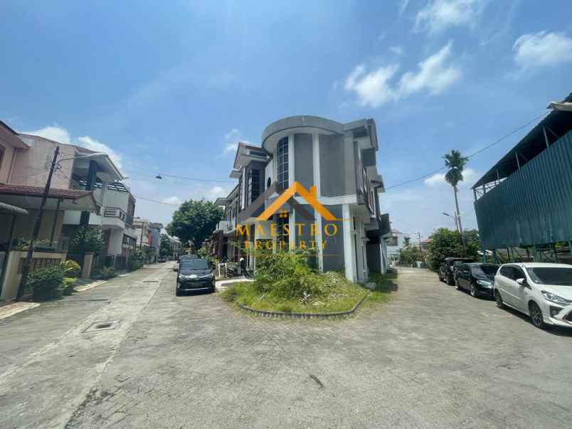 dijual rumah komplek taman kyoto jalan