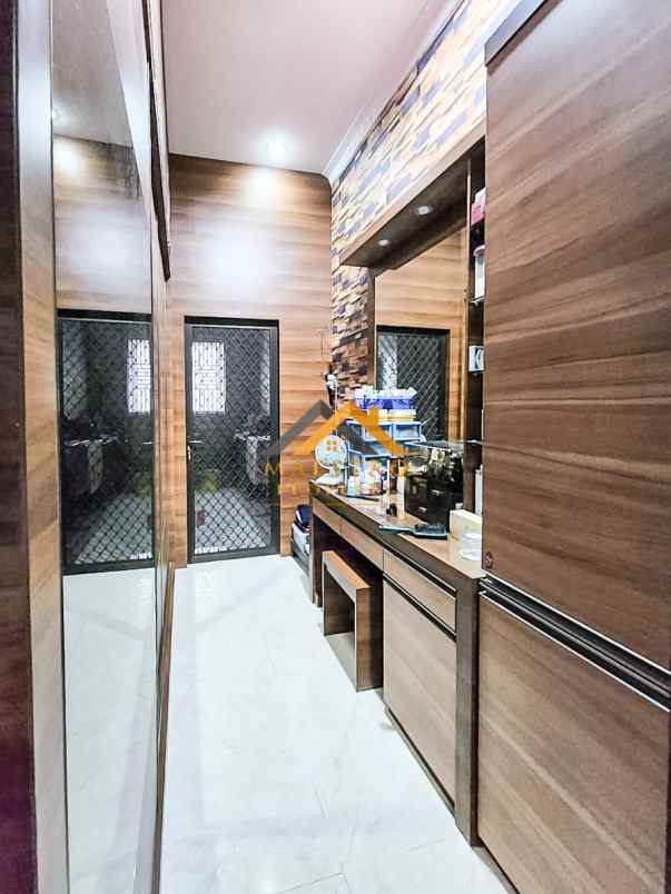 dijual rumah komplek tenun indah jalan