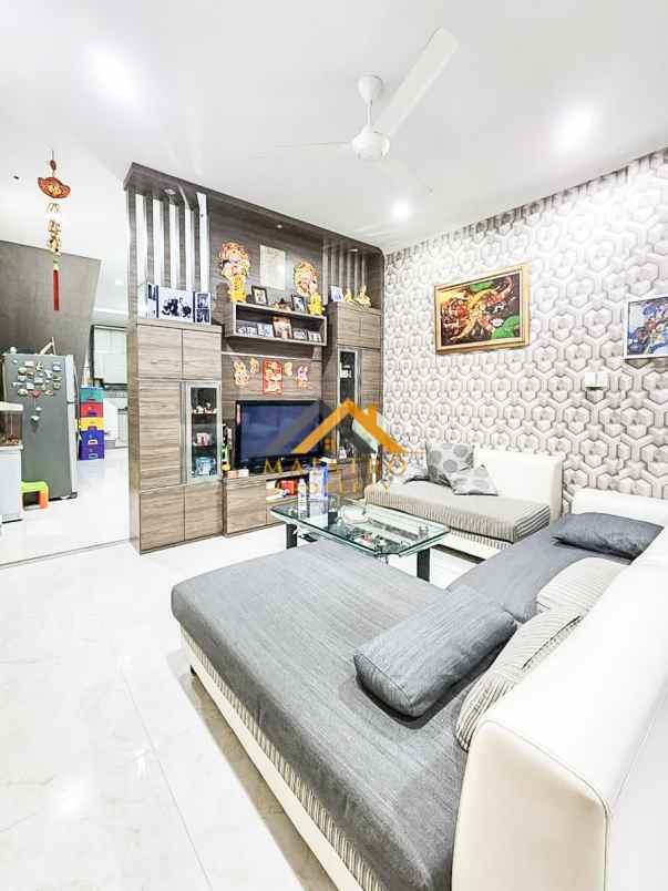 dijual rumah komplek tenun indah jalan