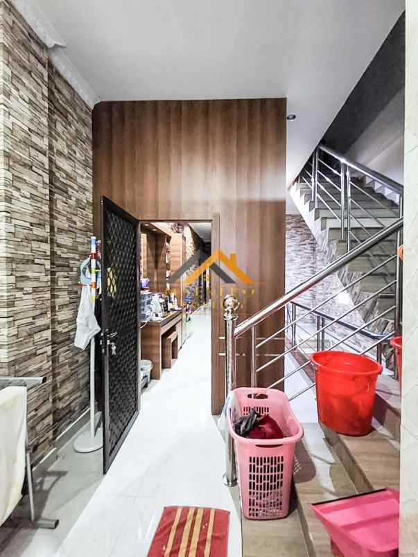 dijual rumah komplek tenun indah jalan