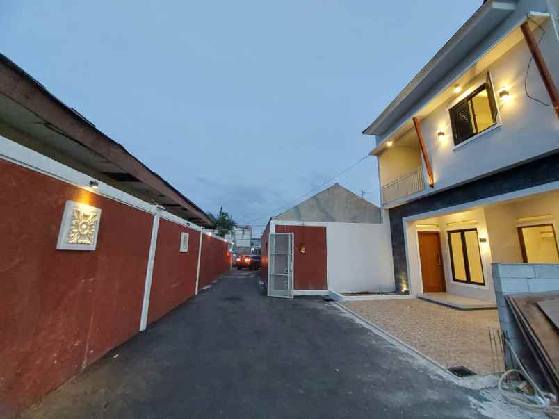 dijual rumah konsep resort bali jakarta timur