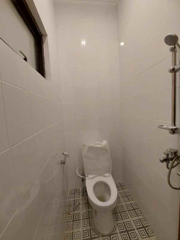 dijual rumah konsep resort bali jakarta timur