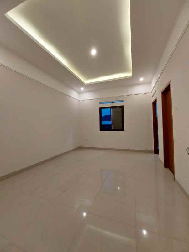 dijual rumah konsep resort bali jakarta timur