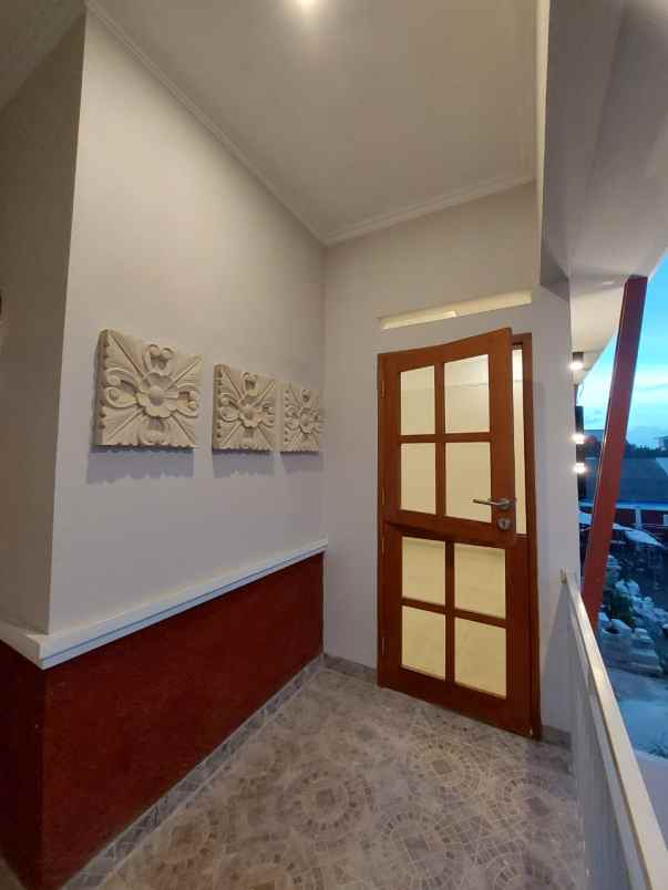 dijual rumah konsep resort bali jakarta timur