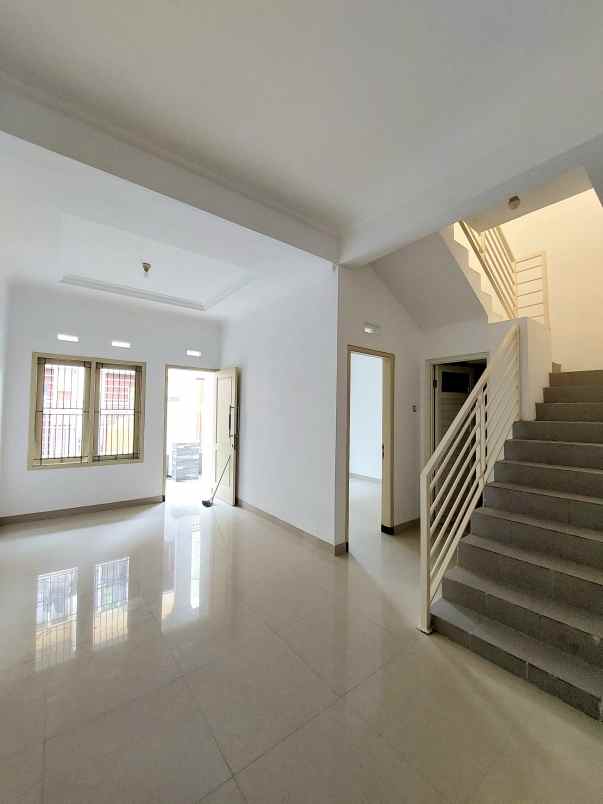 dijual rumah kos cantik pondok alam sigura gura