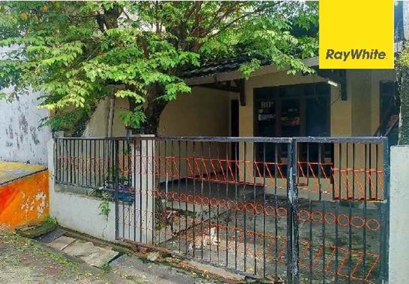 dijual rumah kutisari selatan