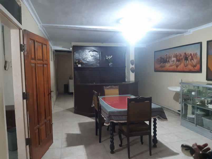 dijual rumah lama dekat kampus muhammad serudji jember