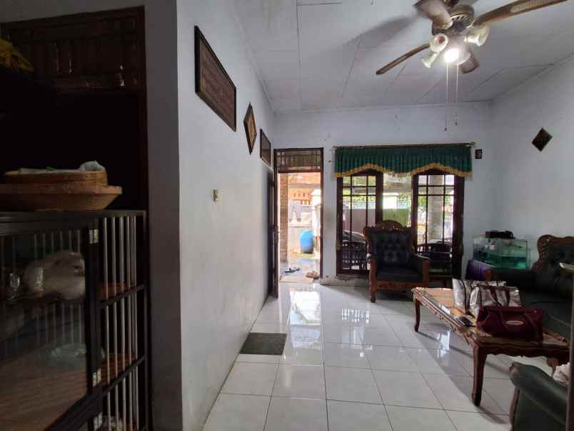 dijual rumah lokasi jl pemuda rt 008