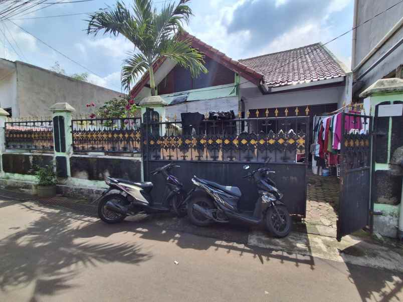 dijual rumah lokasi jl pemuda rt 008