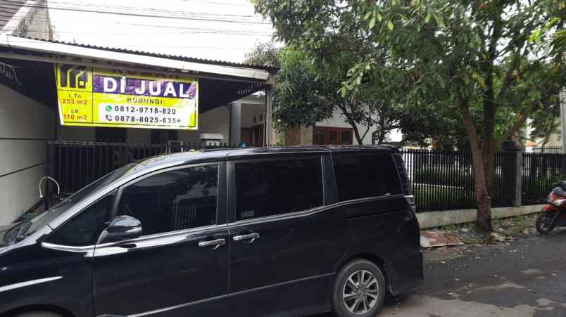 dijual rumah lokasi strategis di jl bumi sariwangi 1