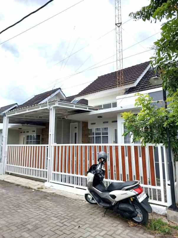 dijual rumah maguwoharjo depok sleman
