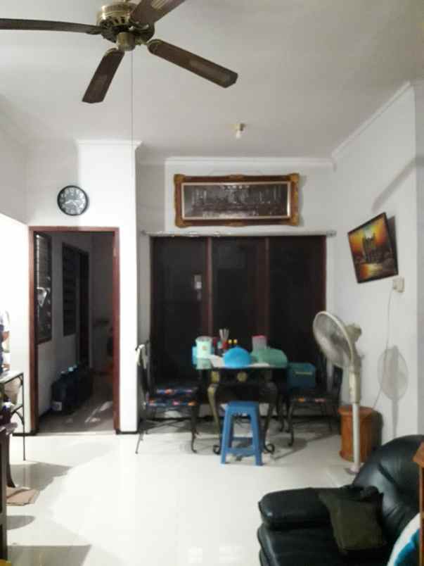 dijual rumah manyar kartika surabaya bebas banjir