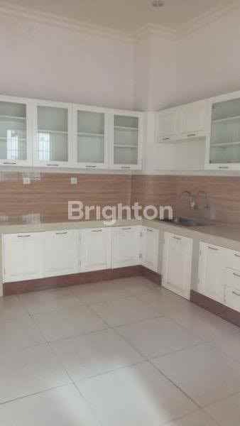 dijual rumah manyar rejo