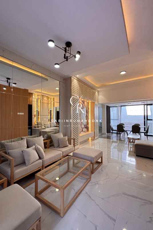 dijual rumah manyar tirtoyoso