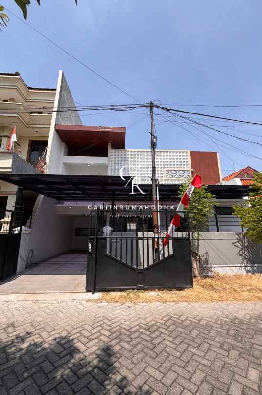 dijual rumah manyar tirtoyoso