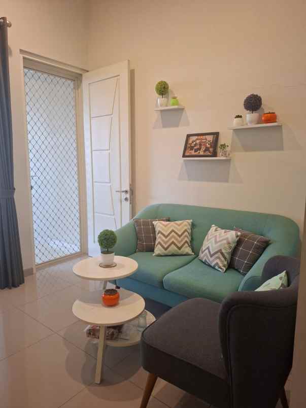 dijual rumah manyar tompotika manyar