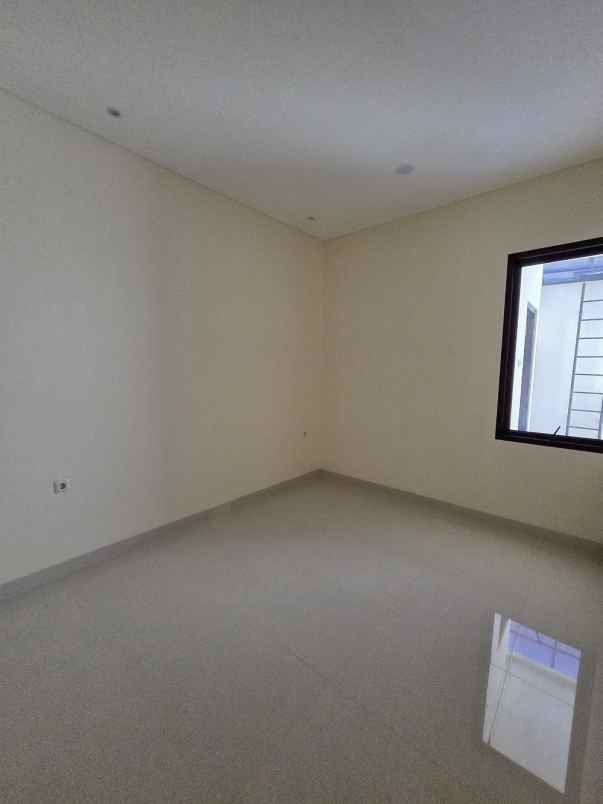 dijual rumah metland puri cipondoh banten