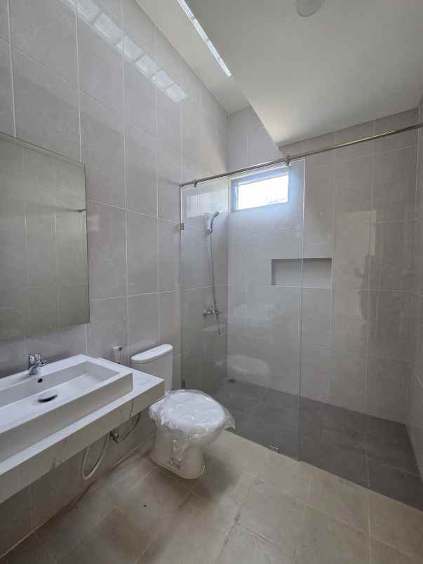 dijual rumah metland puri cipondoh banten