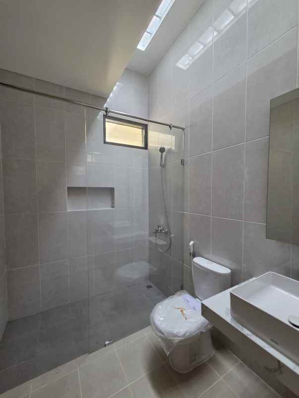 dijual rumah metland puri cipondoh banten