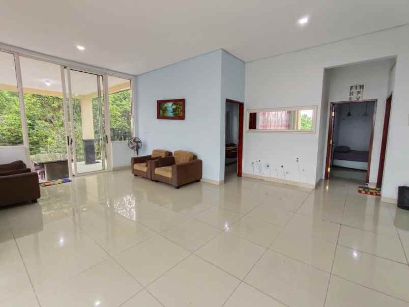 dijual rumah mewah hook sentul city strategis