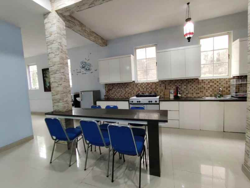 dijual rumah mewah hook sentul city strategis