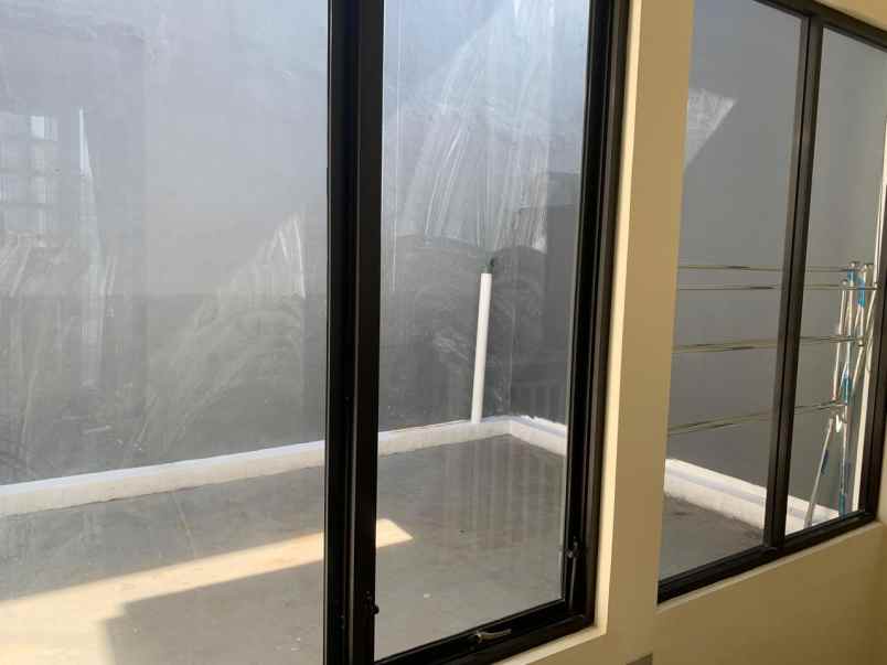 dijual rumah mewah lokasi akordion kota malang