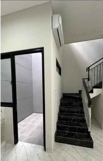 dijual rumah minimalis 2 lantai medokan asri utara