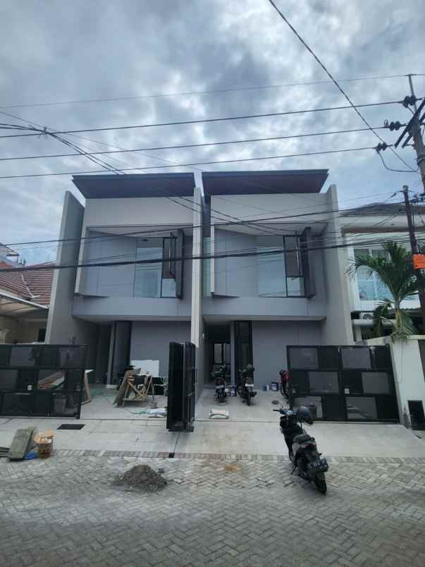 dijual rumah mulyosari