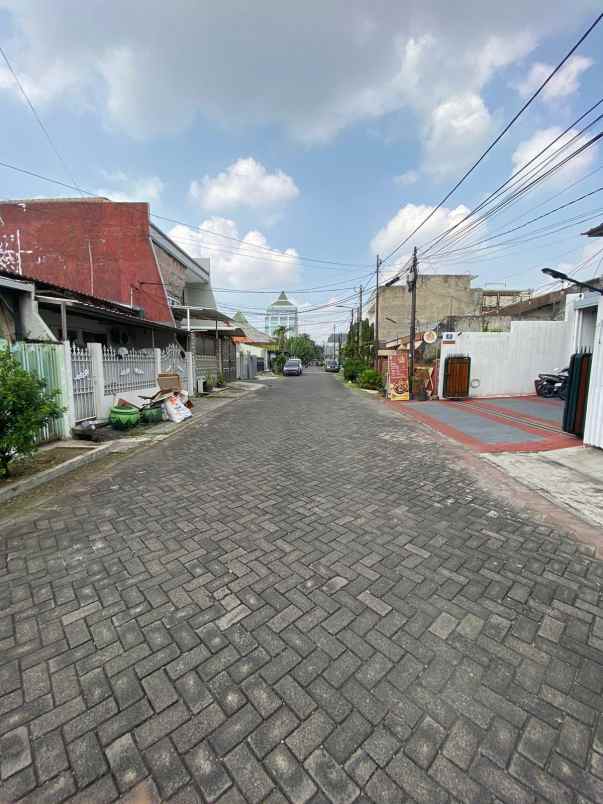 dijual rumah ngagel