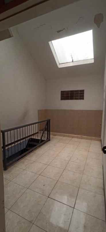 dijual rumah nirwana eksekutif