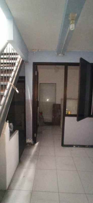 dijual rumah nirwana eksekutif