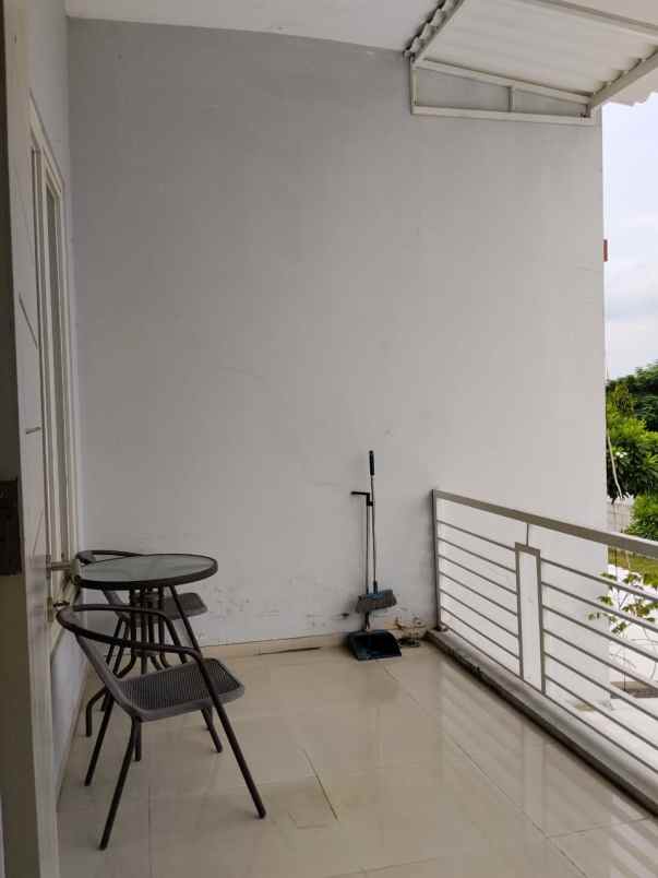 dijual rumah pakuwon city