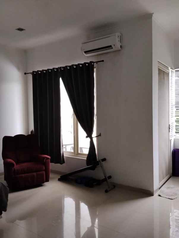 dijual rumah pakuwon city