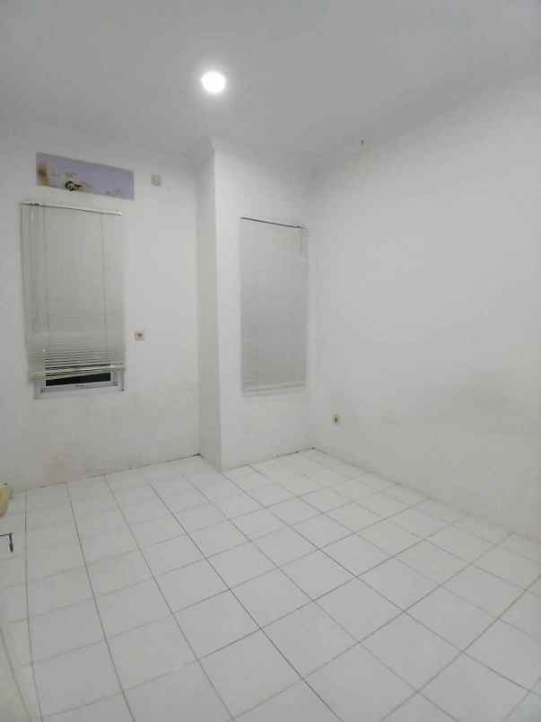 dijual rumah pancoran mas depok