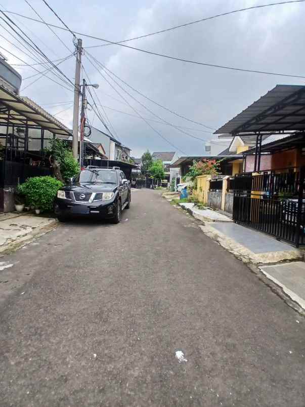 dijual rumah pancoran mas depok