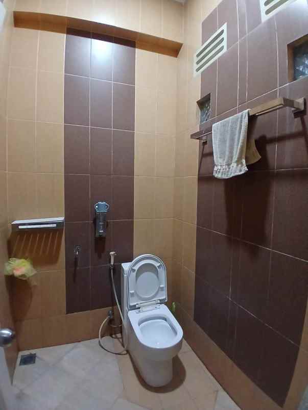 dijual rumah pancoran mas depok