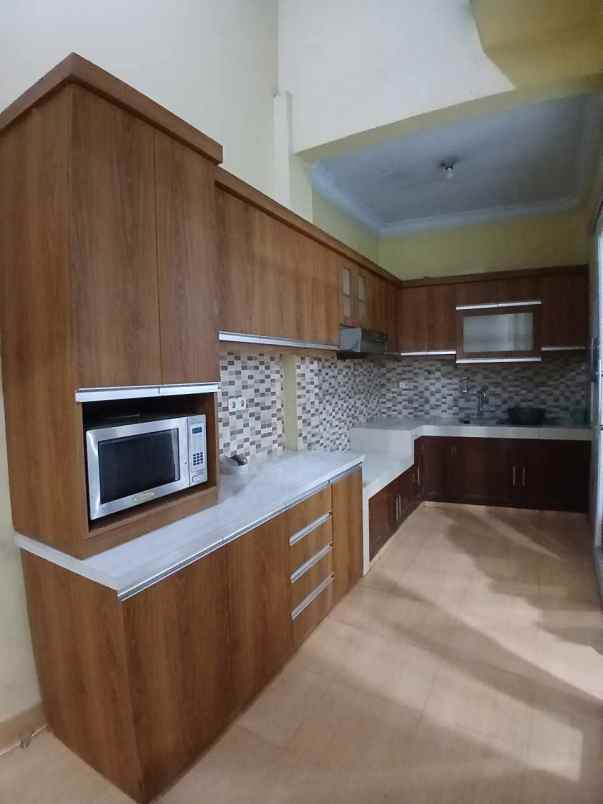 dijual rumah pancoran mas depok