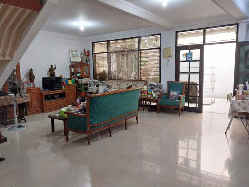 dijual rumah pegangsaan dua