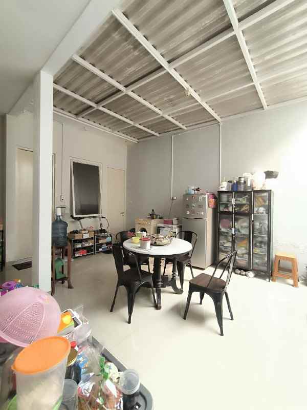 dijual rumah perum natura residence