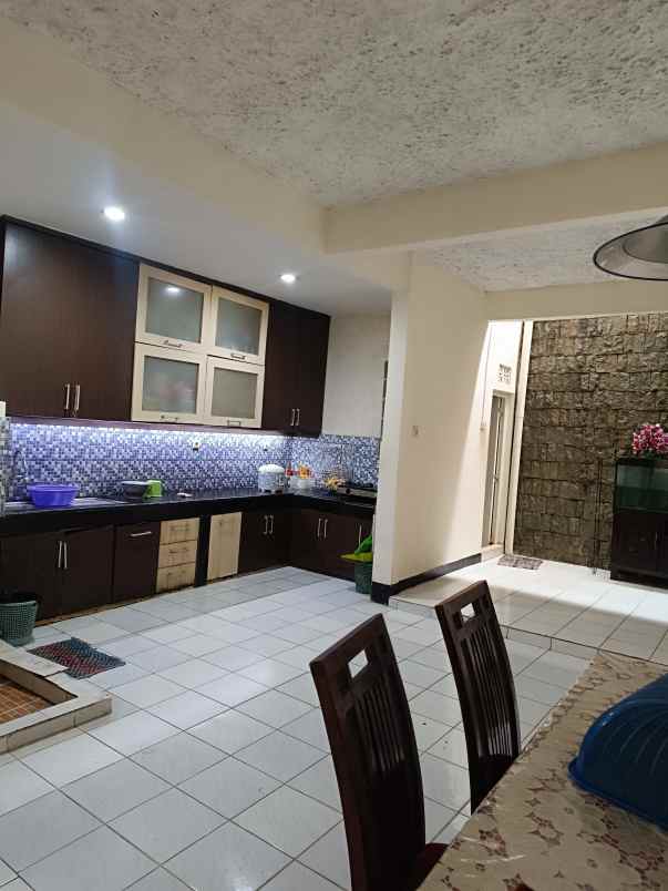dijual rumah perumahan aneka elok