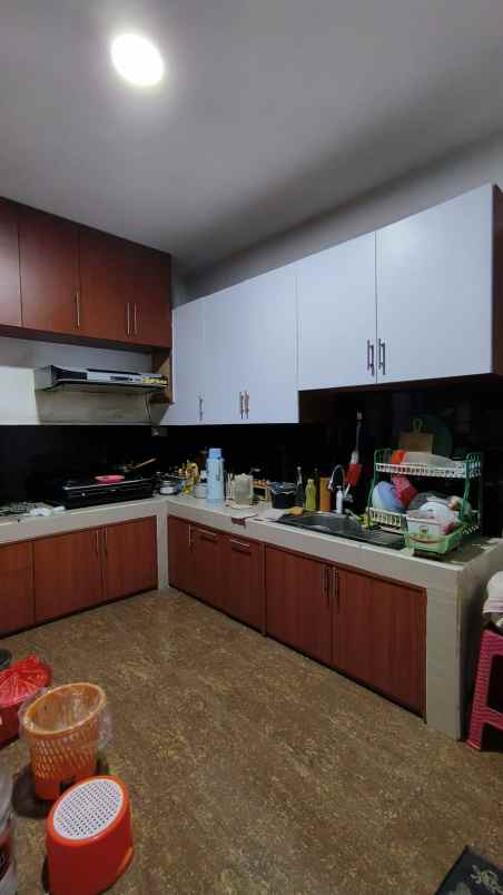 dijual rumah perumahan rungkut asri