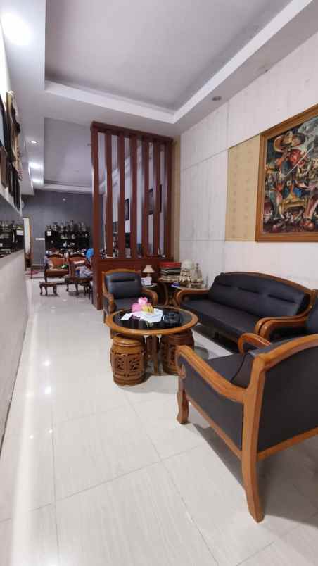 dijual rumah perumahan rungkut asri