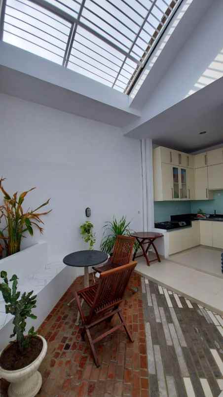 dijual rumah perumahan taman dadap