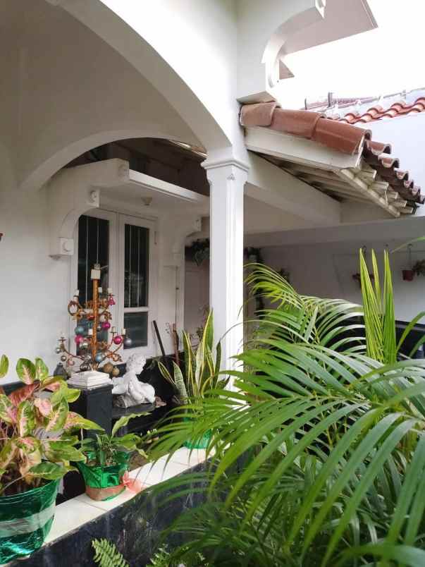 dijual rumah pesona khayangan estate